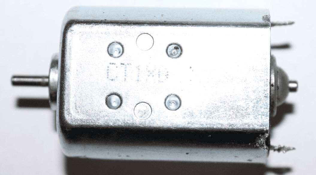 Aussenansicht vom Carrera-Motor D18 für 124er Slotcars